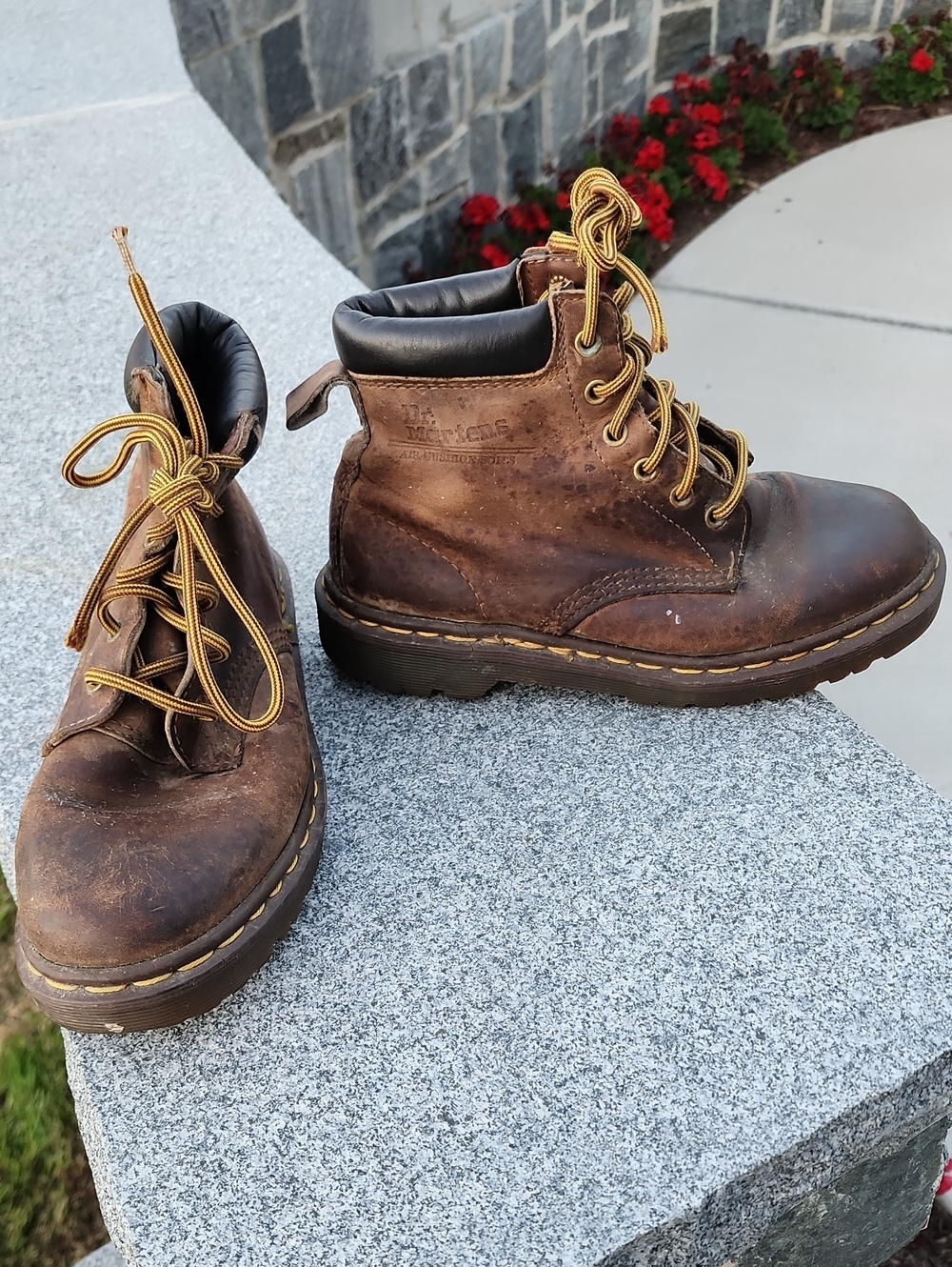 Dr. Martens MIE Brown Leather Lace-Up Boots with Padded Collar size 6